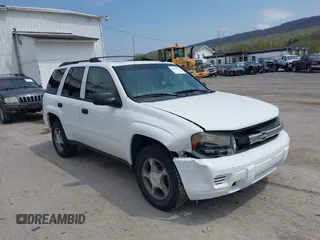 2007 Chevrolet TrailBlazer LS with VIN 1GNDT13S672207008, listed as a IAAI auction lot 42084492 with Not Provided miles and . Bid and sale history available at DreamBid. Image 1.