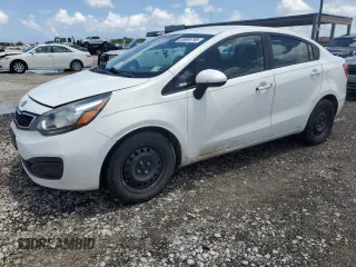 2013 Kia Rio SX z VIN KNADN4A33D6191545, wystawiony jako Copart lot #55985795 z przebiegiem 192 668 mil mil oraz Szkoda całkowita • Salvage title. Historia ofert i sprzedaży dostępna na DreamBid. Obrazek 1.