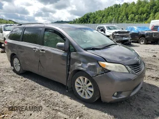 2011 Toyota Sienna XLE z VIN 5TDDK3DCXBS014134, wystawiony jako Copart lot #55124725 z przebiegiem 193 629 mil mil oraz Szkoda całkowita • Salvage title. Historia ofert i sprzedaży dostępna na DreamBid. Obrazek 4.