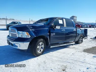2020 Ram 1500 SLT z VIN 1C6RR7TTXLS100635, wystawiony jako IAAI lot #41314107 z przebiegiem 56 913 mil mil oraz . Historia ofert i sprzedaży dostępna na DreamBid. Obrazek 2.