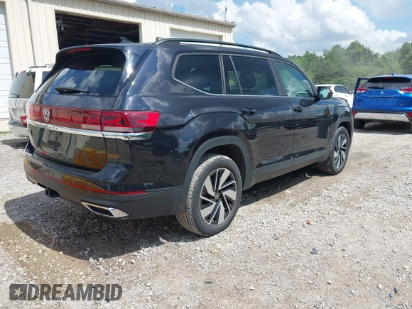 2024 Volkswagen Atlas SE with VIN 1V2WR2CA2RC531551, listed as a IAAI auction lot 42733108 with 34,551 mi miles and . Bid and sale history available at DreamBid. Image 4.
