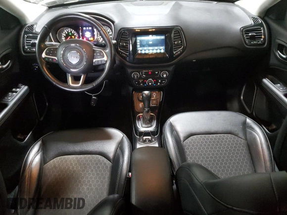 2019 Jeep Compass Altitude z VIN 3C4NJDBB5KT834215, wystawiony jako Copart lot #54130345 z przebiegiem 1 660 mil mil oraz Szkoda całkowita • Salvage title. Historia ofert i sprzedaży dostępna na DreamBid. Obrazek 8.