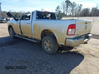 2019 Ram 2500 Lone Star with VIN 3C6UR5DL1KG663656, listed as a IAAI auction lot 41329641 with 124,361 mi miles and . Bid and sale history available at DreamBid. Image 3.