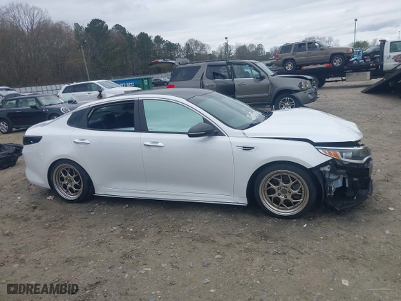 2018 Kia Optima S with VIN 5XXGT4L32JG241187, listed as a IAAI auction lot 41869628 with 88,038 mi miles. Bid and sale history available at carsss.com. Image 14.
