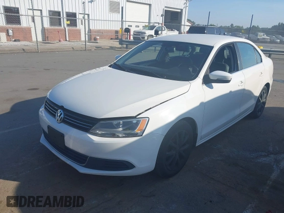 2014 Volkswagen Jetta SE с VIN 3VWD17AJ3EM222192, выставлен на аукционе IAAI как лот 42794521 с пробегом 138 199 миль миль и . История ставок и продаж доступна на DreamBid. Изображение 2.