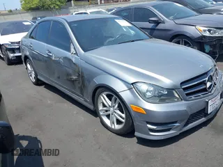 2014 Mercedes-Benz C 250 Sport с VIN WDDGF4HB2EG213725, выставлен на аукционе IAAI как лот 42472829 с пробегом 95 538 миль миль и . История ставок и продаж доступна на DreamBid. Изображение 1.