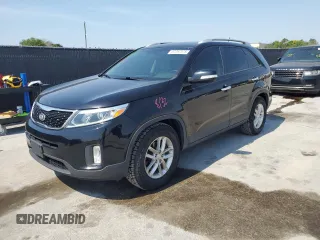 2014 Kia Sorento LX z VIN 5XYKT3A60EG469739, wystawiony jako Copart lot #57257575 z przebiegiem 108 475 mil mil oraz Szkody całkowita. Historia ofert i sprzedaży dostępna na DreamBid. Obrazek 1.