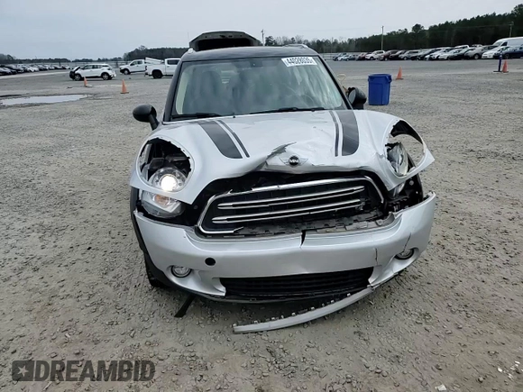 2016 MINI Countryman with VIN WMWZB3C50GWR48610, listed as a Copart auction lot 44028035 with 69,801 mi miles and Salvage title. Bid and sale history available at DreamBid. Image 10.