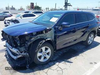 2022 Toyota Highlander LE with VIN 5TDZZRAH2NS550598, listed as a IAAI auction lot 42317212 with 42,102 mi miles and . Bid and sale history available at DreamBid. Image 2.