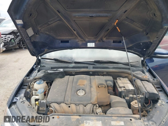 2012 Volkswagen Jetta SE with VIN 3VWDX7AJ3CM394606, listed as a IAAI auction lot 41938597 with 179,316 mi miles and . Bid and sale history available at DreamBid. Image 10.