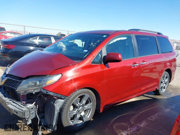 2018 Toyota Sienna SE with VIN 5TDXZ3DC4JS911408, listed as a IAAI auction lot 41393387 with 147,157 mi miles and . Bid and sale history available at DreamBid. Image 13.