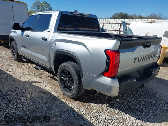 2022 Toyota Tundra 2WD SR5 with VIN 5TFLA5AB2NX012365, listed as a IAAI auction lot 41525349 with 1 mi miles. Bid and sale history available at carsss.com. Image 3.