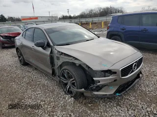 2019 Volvo S60 R-Design with VIN 7JR102FM6KG007203, listed as a Copart auction lot 40049044 with 52,286 mi miles. Bid and sale history available at carsss.com. Image 4.