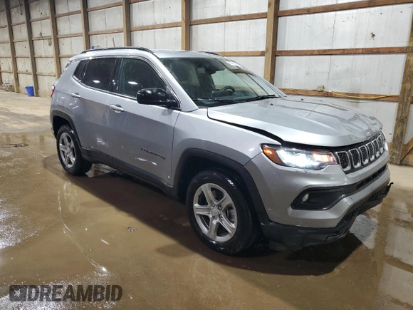 2024 Jeep Compass Latitude with VIN 3C4NJDBN7RT595027, listed as a Copart auction lot 62690895 with 41,148 mi miles and Clean title. Bid and sale history available at DreamBid. Image 4.