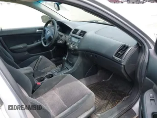 2004 Honda Accord LX z VIN 1HGCM56354A099464, wystawiony jako IAAI lot #42495132 z przebiegiem 174 646 mil mil oraz . Historia ofert i sprzedaży dostępna na DreamBid. Obrazek 5.