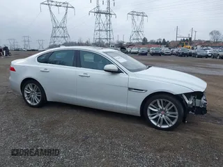 2016 Jaguar XF 35t Prestige with VIN SAJBK4BV9GCY11955, listed as a IAAI auction lot 41640739 with 83,047 mi miles. Bid and sale history available at carsss.com. Image 1.