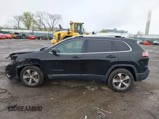 2019 Jeep Cherokee Limited with VIN 1C4PJMDX4KD251190, listed as a IAAI auction lot 41971282 with 28,207 mi miles and . Bid and sale history available at DreamBid. Image 15.