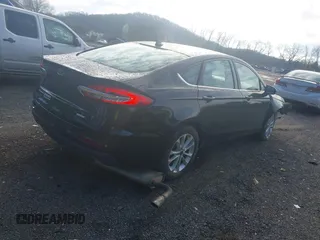 2019 Ford Fusion SE with VIN 3FA6P0HD6KR203724, listed as a IAAI auction lot 41921200 with 95,459 mi miles. Bid and sale history available at carsss.com. Image 4.