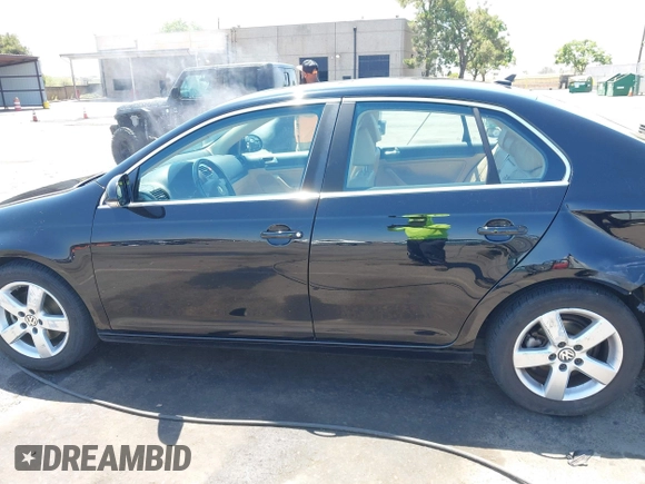2008 Volkswagen Jetta SE with VIN 3VWRZ71K58M122283, listed as a IAAI auction lot 42466049 with 83,252 mi miles and . Bid and sale history available at DreamBid. Image 14.