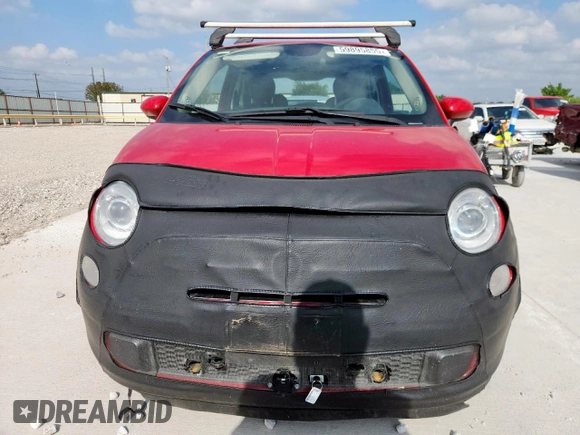 2015 FIAT 500 Pop with VIN 3C3CFFAR8FT581839, listed as a Copart auction lot 59895855 with 63,424 mi miles and Clean title. Bid and sale history available at DreamBid. Image 5.