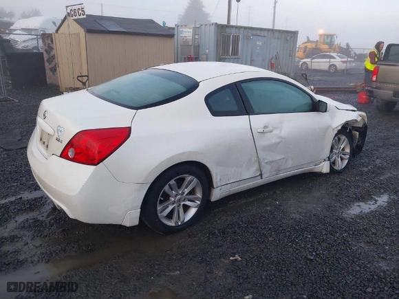 2013 Nissan Altima 2.5 S with VIN 1N4AL2EP1DC232792, listed as a IAAI auction lot 41164779 with 165,188 mi miles. Bid and sale history available at carsss.com. Image 4.