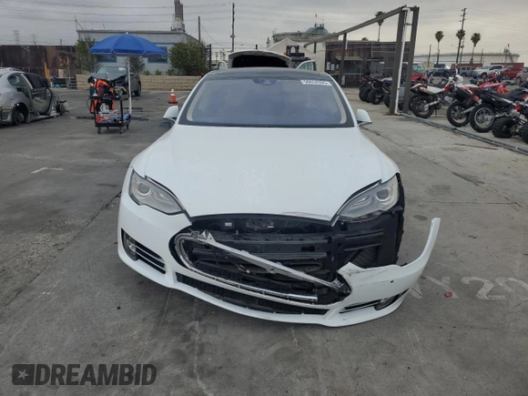 2016 Tesla Model S 90D with VIN 5YJSA1E24GF129280, listed as a Copart auction lot 50654395 with 118,711 mi miles and Salvage Title. Bid and sale history available at DreamBid. Image 5.