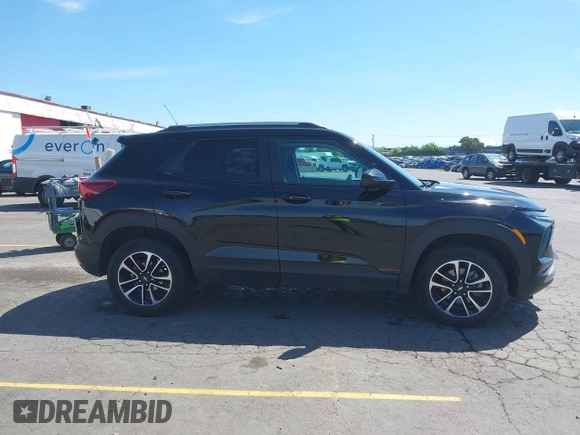 2025 Chevrolet TrailBlazer LT with VIN KL79MRSL5SB048301, listed as a IAAI auction lot 42204775 with 17,417 mi miles and . Bid and sale history available at DreamBid. Image 14.