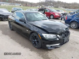 2011 BMW 3 Series 328i with VIN WBADW3C51BE540128, listed as a IAAI auction lot 41817505 with 220,406 mi miles. Bid and sale history available at carsss.com. Image 1.