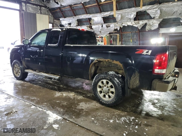 2012 GMC Sierra 2500HD SLE with VIN 1GT220CG1CZ202356, listed as a Copart auction lot 44493865 with 153,704 mi miles and Salvage Title. Bid and sale history available at carsss.com. Image 2.