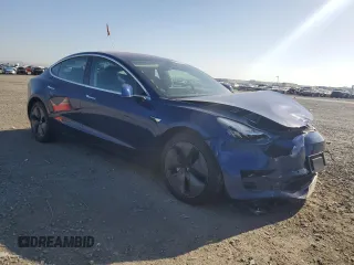2019 Tesla Model 3 Mid Range z VIN 5YJ3E1EAXKF299345, wystawiony jako Copart lot #58335555 z przebiegiem 69 372 mil mil oraz Szkody całkowita. Historia ofert i sprzedaży dostępna na DreamBid. Obrazek 4.