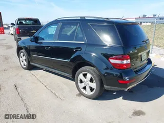 2010 Mercedes-Benz M-Class ML 350 with VIN 4JGBB8GB4AA609723, listed as a IAAI auction lot 40693702 with 80,748 mi miles. Bid and sale history available at carsss.com. Image 3.