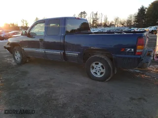 2002 Chevrolet Silverado 1500 LT with VIN 2GCEK19T621126101, listed as a Copart auction lot 88837745 with 233,776 mi miles and Salvage Title. Bid and sale history available at carsss.com. Image 2.
