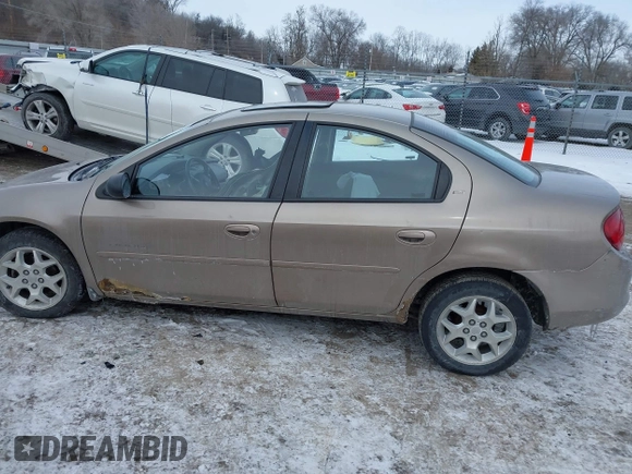 2000 Dodge Neon Highline z VIN 1B3ES46CXYD694730, wystawiony jako IAAI lot #41610249 z przebiegiem 110 930 mil mil oraz . Historia ofert i sprzedaży dostępna na DreamBid. Obrazek 14.
