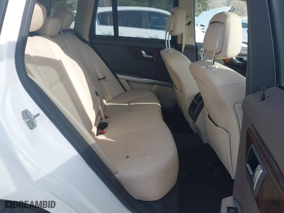 2015 Mercedes-Benz GLK-Class GLK 350 with VIN WDCGG8JBXFG382654, listed as a IAAI auction lot 41540238 with 142,759 mi miles. Bid and sale history available at carsss.com. Image 8.