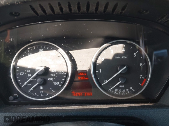 2011 BMW X5 35i with VIN 5UXZV4C52BL410497, listed as a IAAI auction lot 41995459 with 162,781 mi miles. Bid and sale history available at carsss.com. Image 7.