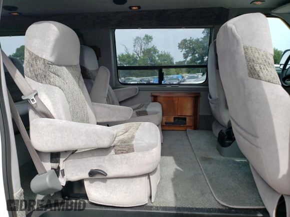 2006 Ford Econoline Cargo Recreational with VIN 1FDRE14W46HA12025, listed as a Copart auction lot 68670614 with 117,301 mi miles and Salvage title. Bid and sale history available at DreamBid. Image 11.