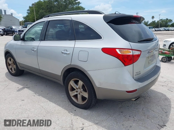 2010 Hyundai Veracruz Limited with VIN KM8NU4CC0AU116232, listed as a IAAI auction lot 42698369 with 207,134 mi miles and . Bid and sale history available at DreamBid. Image 3.