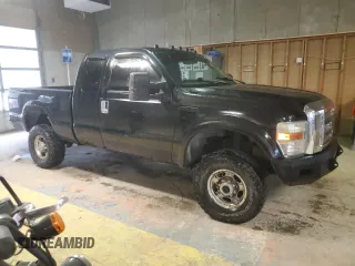 1999 Ford F-250 XL z VIN 1FTNX21F9XEB44305, wystawiony jako Copart lot #57709325 z przebiegiem 322 402 mil mil oraz Czysty tytuł • Clean title. Historia ofert i sprzedaży dostępna na DreamBid. Obrazek 4.