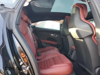 2023 Audi e-tron GT Premium Plus z VIN WAUCJBFW8P7005334, wystawiony jako Copart lot #41005574 z przebiegiem 10 093 mil mil oraz . Historia ofert i sprzedaży dostępna na DreamBid. Obrazek 10.
