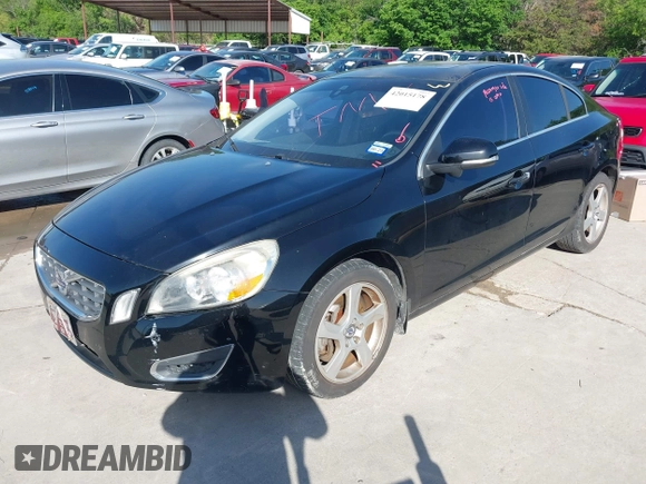 2012 Volvo S60 T5 with VIN YV1622FSXC2109433, listed as a IAAI auction lot 42015178 with 161,895 mi miles. Bid and sale history available at carsss.com. Image 2.