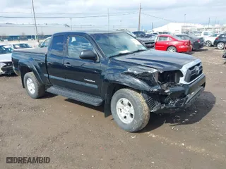 2013 Toyota Tacoma with VIN 5TFUU4EN4DX050303, listed as a IAAI auction lot 41833470 with NaN miles. Bid and sale history available at carsss.com. Image 1.