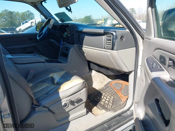 2005 Chevrolet Tahoe Z71 with VIN 1GNEK13TX5R122628, listed as a IAAI auction lot 41551987 with 1 mi miles. Bid and sale history available at carsss.com. Image 5.