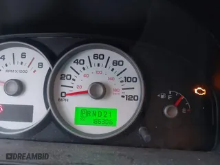 2005 Ford Escape XLT with VIN 1FMYU93125KA69876, listed as a IAAI auction lot 41923043 with 186,306 mi miles. Bid and sale history available at carsss.com. Image 7.