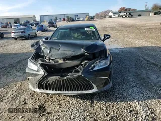2021 Lexus ES with VIN 58ADA1C16MU012889, listed as a Copart auction lot 81812384 with 57,746 mi miles and Clean Title. Bid and sale history available at carsss.com. Image 10.