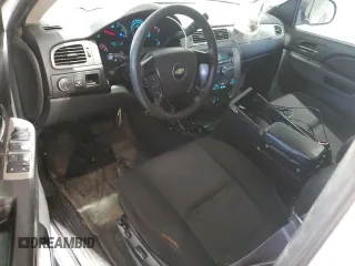 2014 Chevrolet Tahoe Commercial z VIN 1GNLC2E07ER194822, wystawiony jako Copart lot #47253625 z przebiegiem 126 882 mil mil oraz Szkoda całkowita • Salvage title. Historia ofert i sprzedaży dostępna na DreamBid. Obrazek 8.