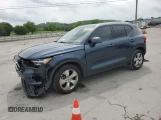 2021 Volvo XC40 Momentum z VIN YV4AC2HK6M2586532, wystawiony jako Copart lot #54294385 z przebiegiem 157 327 mil mil oraz Szkoda całkowita • Salvage title. Historia ofert i sprzedaży dostępna na DreamBid. Obrazek 1.