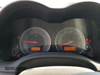 2010 Toyota Corolla z VIN 2T1BU4EE6AC455239, wystawiony jako Copart lot #60570335 z przebiegiem 256 499 mil mil oraz Szkoda całkowita • Salvage title. Historia ofert i sprzedaży dostępna na DreamBid. Obrazek 9.