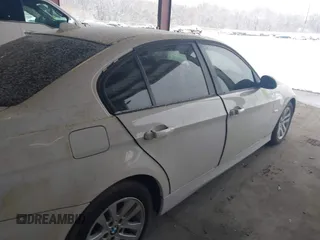 2006 BMW 3 Series 325i with VIN WBAVB17526NK38349, listed as a IAAI auction lot 41510576 with 135,574 mi miles. Bid and sale history available at carsss.com. Image 6.