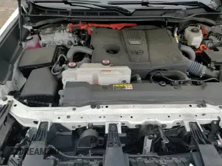 2023 Toyota Sequoia SR5 with VIN 7SVAAABA7PX016524, listed as a Copart auction lot 69521045 with 26,202 mi miles and Salvage title. Bid and sale history available at DreamBid. Image 16.