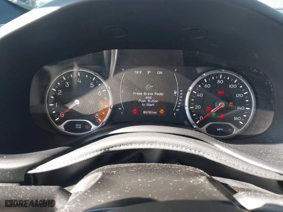 2018 Jeep Renegade Latitude with VIN ZACCJABB5JPH34434, listed as a IAAI auction lot 41827209 with 85,761 mi miles. Bid and sale history available at carsss.com. Image 7.